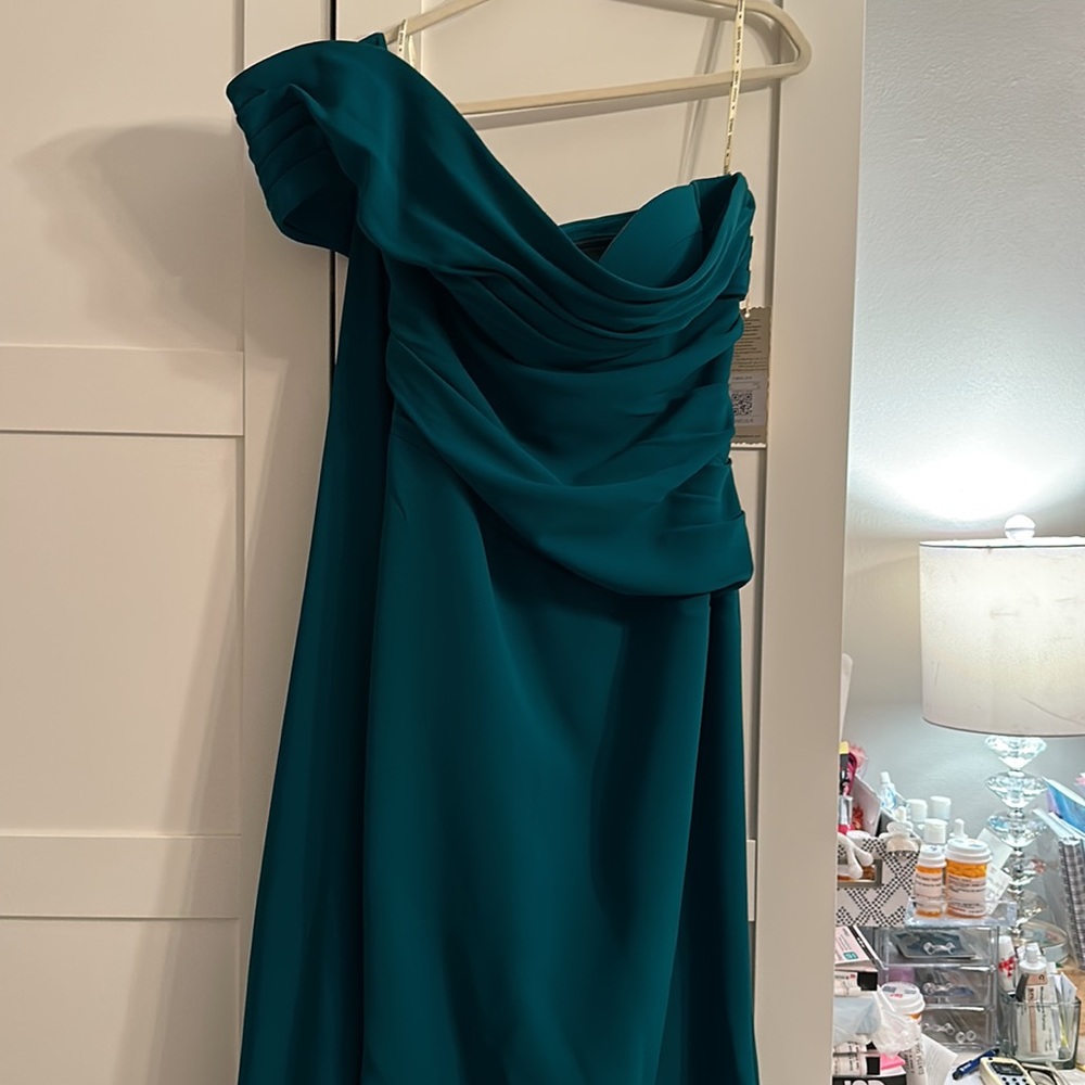 Green One Shoulder Maxi Dress - Picture 3 of 3